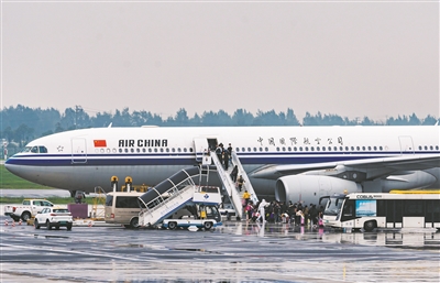 打造區域性國際航空樞紐又進(jìn)一步  溫州至米蘭國際定期客運航線(xiàn)開(kāi)通