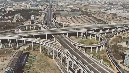 路橋建區以來(lái)投資最大的公路建設項目建成通車(chē) 一條快速路串起一座城