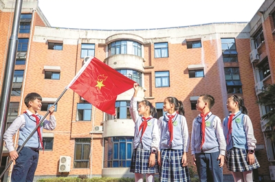 一場(chǎng)“跑船事故”引出一堂走心思政課 杭城這所小學(xué)為保護運河開(kāi)發(fā)出一系列課程 打造“運河紅”黨建品牌 讓學(xué)生從學(xué)校小課堂走