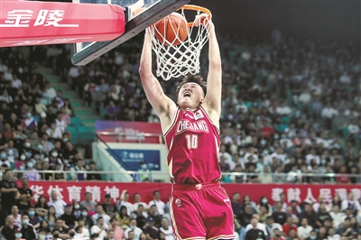 季后賽8進(jìn)4系列賽2比0淘汰廣州隊 浙江稠州金租男籃昂首挺進(jìn)四強 半決賽將迎戰深圳隊