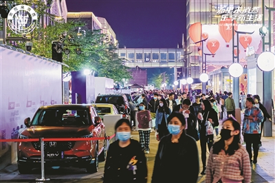 浙江汽車(chē)消費嘉年華昨晚啟幕 湖濱步行街設品牌車(chē)展 奧迪、吉利、零跑、哪吒等20多個(gè)知名汽車(chē)品牌，攜80多個(gè)看家車(chē)型亮相