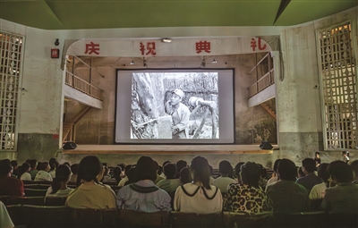 樂(lè )清莊屋40多年前投巨資修建電影院  停放20年后 鄉村影院再度復興