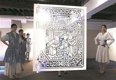 “纈·意”藍夾纈保護成果專(zhuān)題展覽在鹿城文藝家之家開(kāi)展