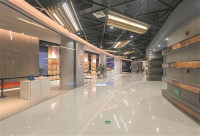 商業(yè)新勢力  去城市陽(yáng)臺感受潮玩“風(fēng)”