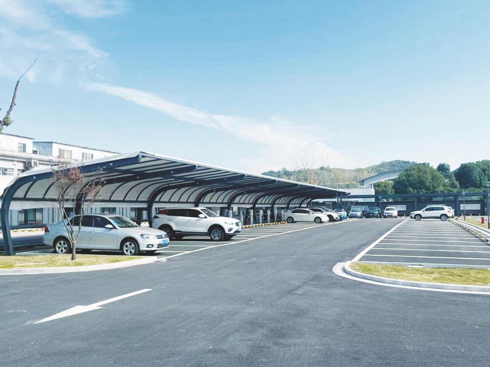 紹興市高級中學(xué)新建停車(chē)場(chǎng)投入使用  人民東路告別20年“腸梗阻”