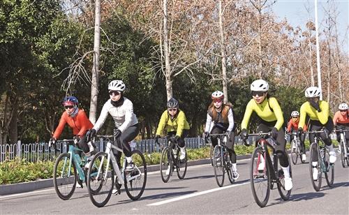全國320名選手 騎行在仙居美麗公路