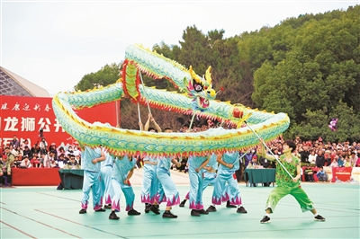 中國龍獅公開(kāi)賽落幕  奉化金溪布龍俱樂(lè )部舞龍隊 勇奪總冠軍