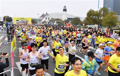 2024岱山海岬半程馬拉松昨開(kāi)跑