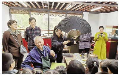 米市巷街道 以良好家風(fēng)傳承忠善印記